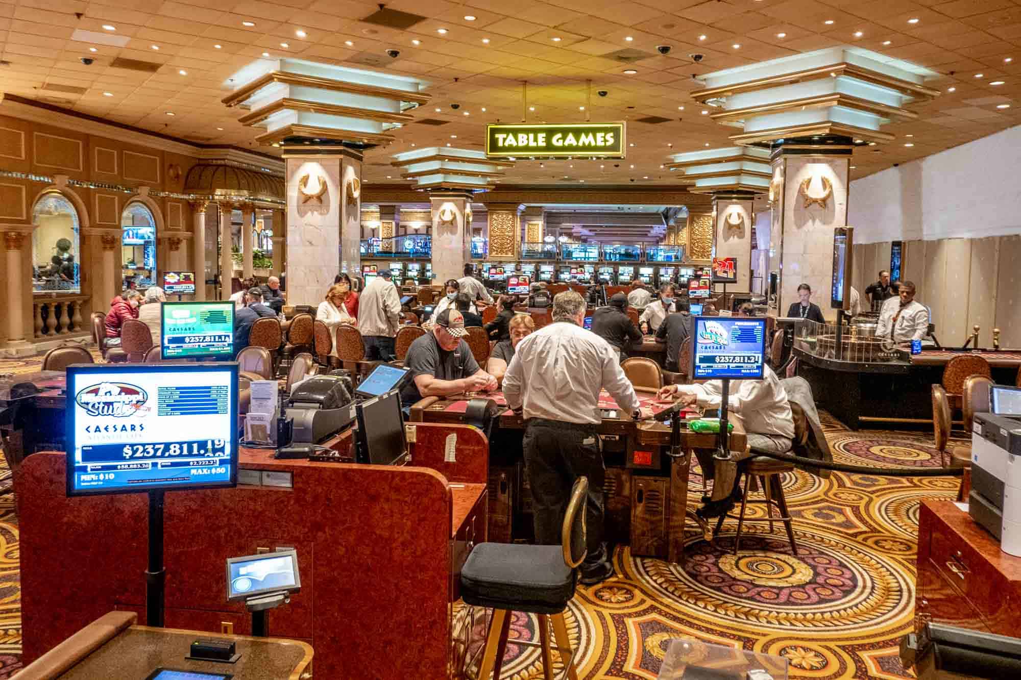 Slot Makinesi Psikolojisi: Şansın Ötesinde Bir Anlayış